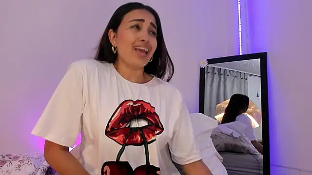 Snapshot of aisha_es chatting on 01.29.25 aisha es online show from 01.29.25