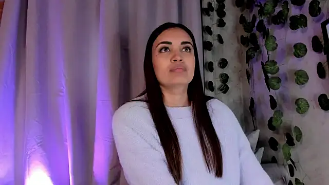 Snapshot of aisha_es chatting on 03.05.25 aisha es online show from 03.05.25