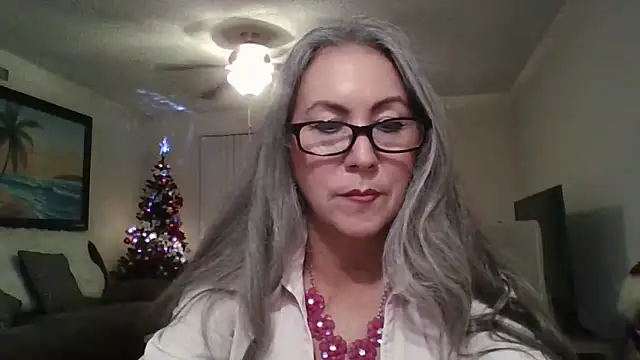 EvaRobinson online show from 12.19.24