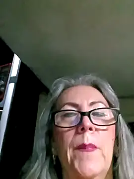 EvaRobinson online show from 12.31.24