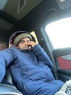 Snapshot of dingoding chatting on 02.18.25 dingoding online show from 02.18.25