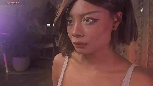 Snapshot of Ana_Peachy_ chatting on 10.30.25 Ana Peachy  online show from 10.30.25