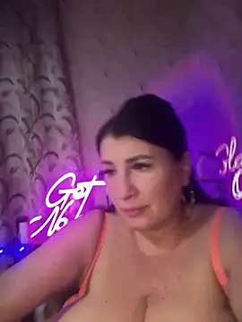 Snapshot of Agata-Anetta chatting on 02.21.25 Agata-Anetta online show from 02.21.25