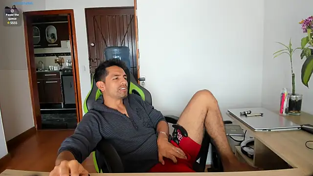 Snapshot of EuphoriaBoys chatting on 12.15.24 EuphoriaBoys online show from 12.15.24
