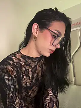 Snapshot of Samantha_Bernardo chatting on 04.21.26 Samantha Bernardo online show from 04.21.26