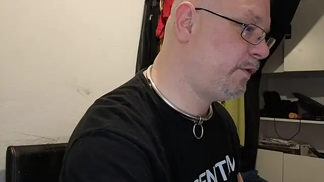 Snapshot of sklave-von-herrin-andrea chatting on 05.20.26 sklave-von-herrin-andrea online show from 05.20.26