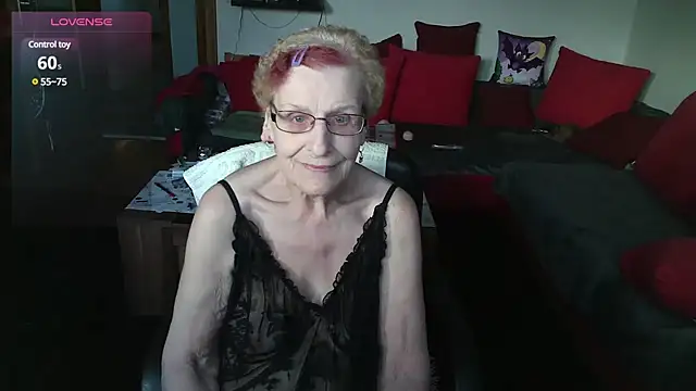 Snapshot of HeisseomaOriginal chatting on 01.14.25 HeisseomaOriginal online show from 01.14.25