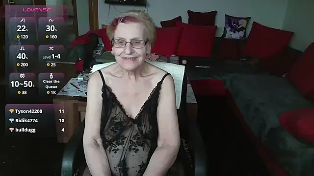 Snapshot of HeisseomaOriginal chatting on 01.14.25 HeisseomaOriginal online show from 01.14.25