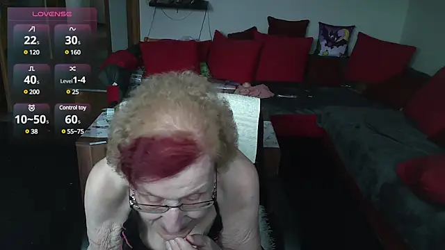 Snapshot of HeisseomaOriginal chatting on 02.10.25 HeisseomaOriginal online show from 02.10.25