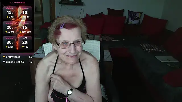 Snapshot of HeisseomaOriginal chatting on 02.24.25 HeisseomaOriginal online show from 02.24.25