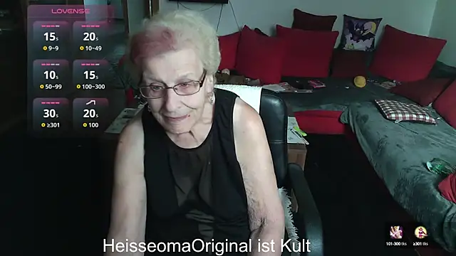 Snapshot of HeisseomaOriginal chatting on 09.16.25 HeisseomaOriginal online show from 09.16.25