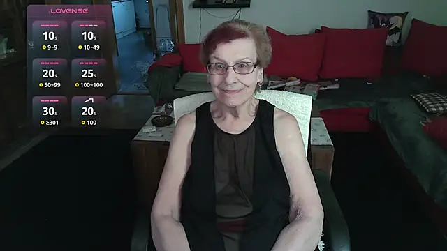 HeisseomaOriginal online show from 02.15.26