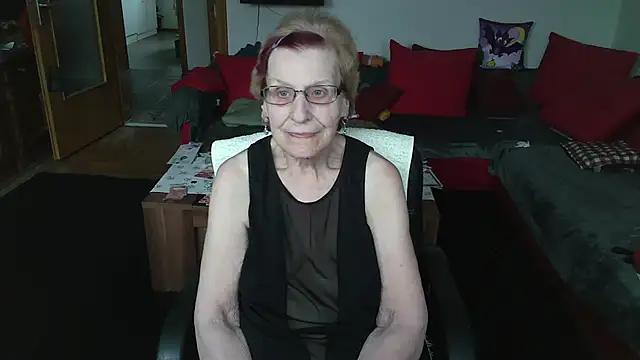 HeisseomaOriginal online show from 04.13.26