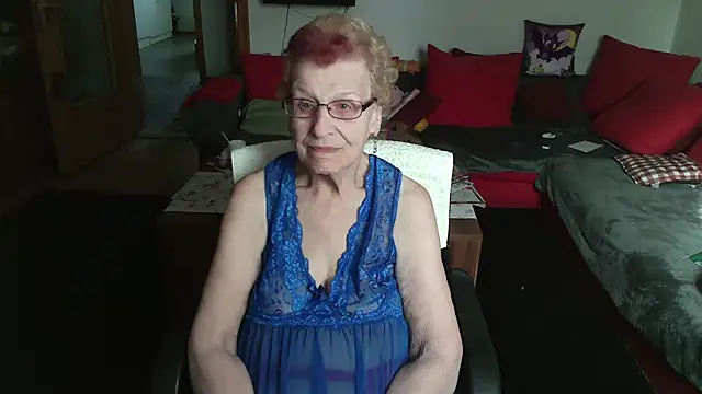 Snapshot of HeisseomaOriginal chatting on 04.28.26 HeisseomaOriginal online show from 04.28.26