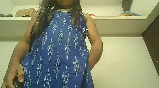 Snapshot of Akhilamolu_the_transsissy chatting on 01.01.25 Akhilamolu the transsissy online show from 01.01.25