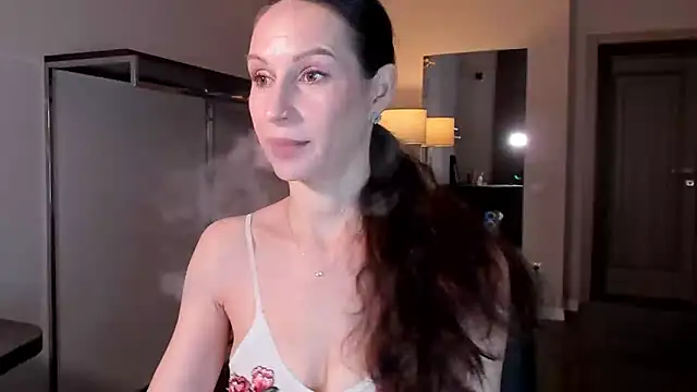 Mila Anders online show from 01.06.26