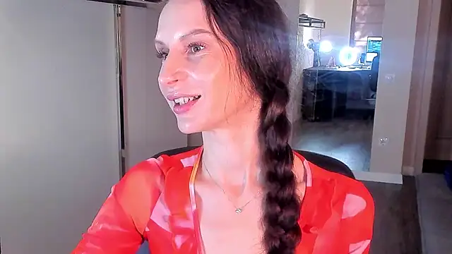 Snapshot of Mila_Anders chatting on 05.25.26 Mila Anders online show from 05.25.26