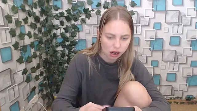 Snapshot of klerkarina chatting on 09.25.25 klerkarina online show from 09.25.25