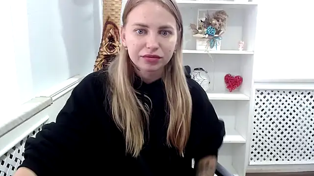 Snapshot of klerkarina chatting on 10.09.25 klerkarina online show from 10.09.25