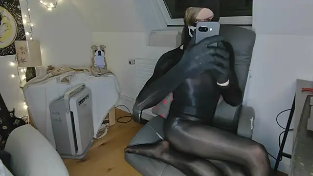 Nyl0nnickb0y online show from 04.09.26