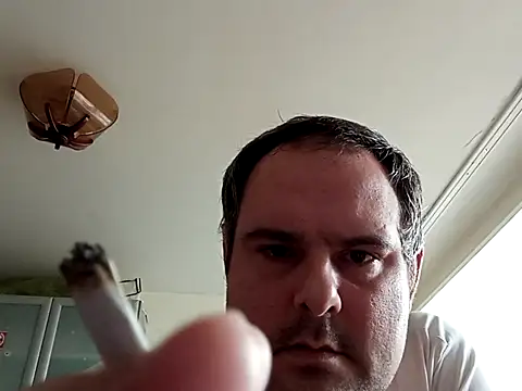 Snapshot of tididi1986 chatting on 10.31.25 tididi1986 online show from 10.31.25