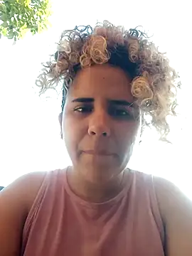 Snapshot of ValeriaSantos- chatting on 01.07.25 ValeriaSantos- online show from 01.07.25