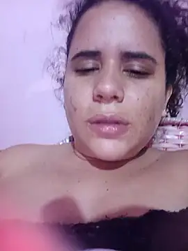 Snapshot of ValeriaSantos- chatting on 02.19.25 ValeriaSantos- online show from 02.19.25