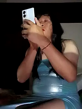 karlaalva online show from 10.27.25