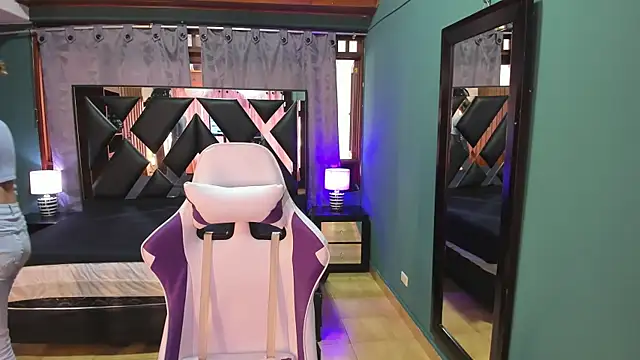 Linda4Petite online show from 02.25.25