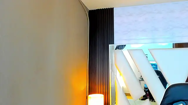 Linda4Petite online show from 11.04.25