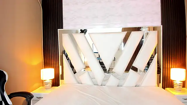 Linda4Petite online show from 12.20.25