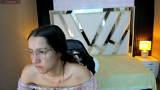 Linda4Petite online show from 01.05.26