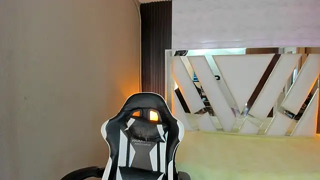 Linda4Petite online show from 04.13.26