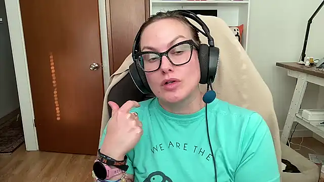 NikkixNight online show from 11.04.25