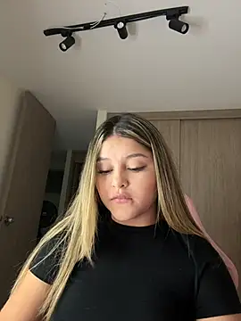 lunablossom  online show from 02.27.26