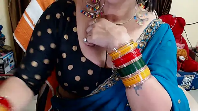 Snapshot of Naughty_Kashish chatting on 12.07.24 Naughty Kashish online show from 12.07.24