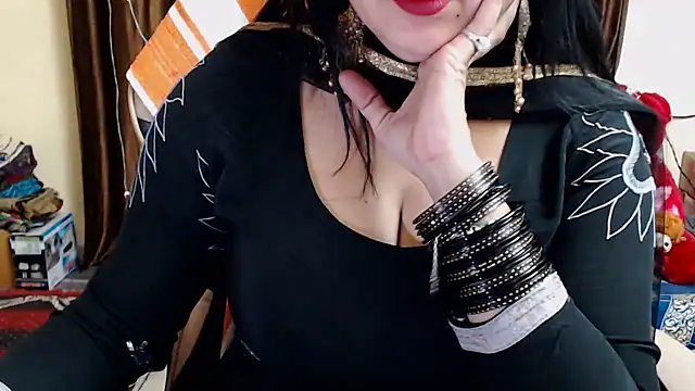 Snapshot of Naughty_Kashish chatting on 12.14.24 Naughty Kashish online show from 12.14.24