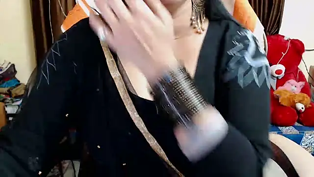 Snapshot of Naughty_Kashish chatting on 12.14.24 Naughty Kashish online show from 12.14.24