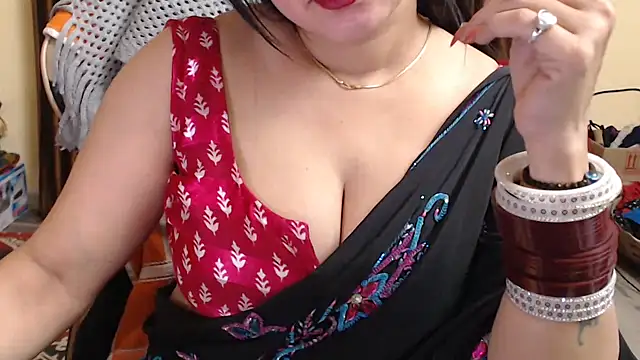 Snapshot of Naughty_Kashish chatting on 02.10.25 Naughty Kashish online show from 02.10.25