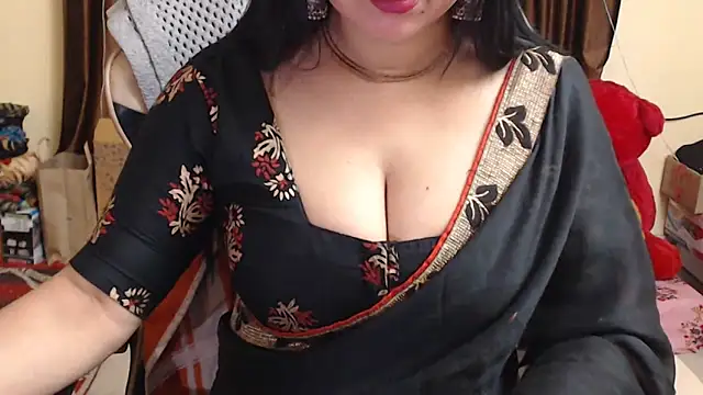 Snapshot of Naughty_Kashish chatting on 02.24.25 Naughty Kashish online show from 02.24.25
