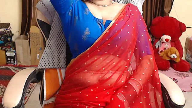 Snapshot of Naughty_Kashish chatting on 02.25.25 Naughty Kashish online show from 02.25.25