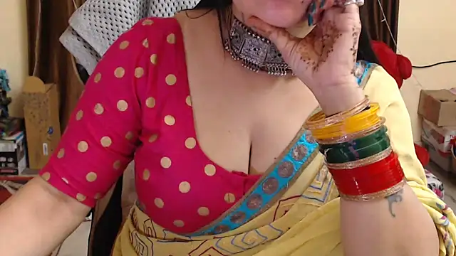 Snapshot of Naughty_Kashish chatting on 03.04.25 Naughty Kashish online show from 03.04.25