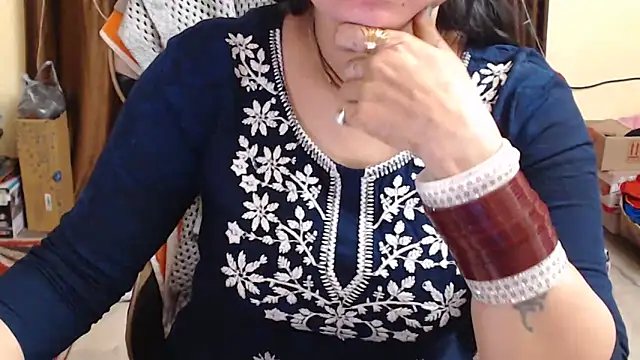 Snapshot of Naughty_Kashish chatting on 03.08.25 Naughty Kashish online show from 03.08.25