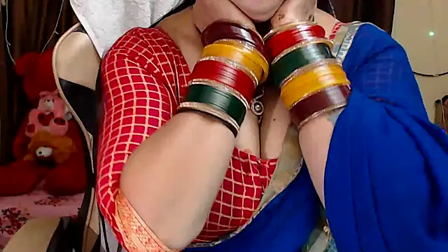 Snapshot of Naughty_Kashish chatting on 10.17.25 Naughty Kashish online show from 10.17.25