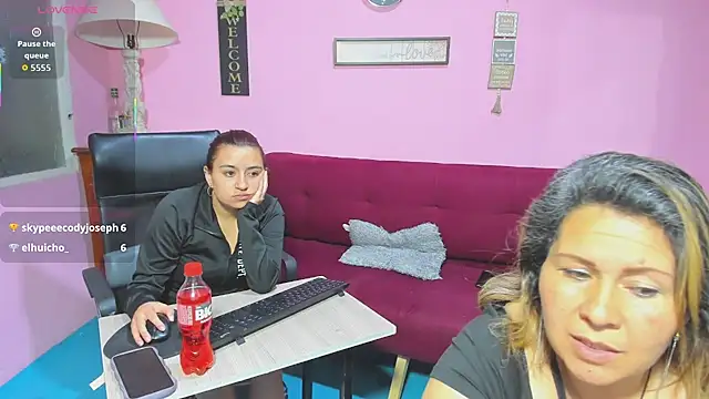 lesbiancuple online show from 10.10.25