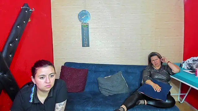 Snapshot of lesbiancuple chatting on 11.08.25 lesbiancuple online show from 11.08.25