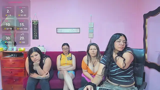 Snapshot of lesbiancuple chatting on 11.10.25 lesbiancuple online show from 11.10.25