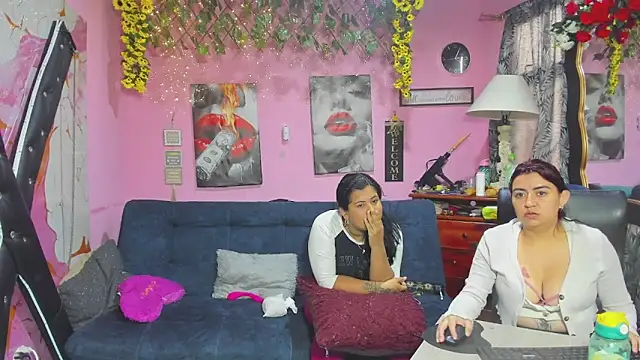 Snapshot of lesbiancuple chatting on 04.28.26 lesbiancuple online show from 04.28.26