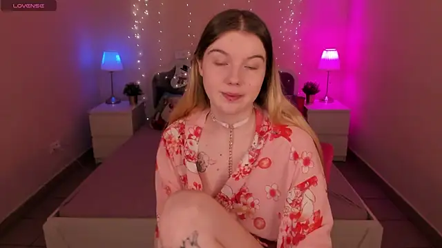 Snapshot of ohmyJuliet chatting on 01.15.25 ohmyJuliet online show from 01.15.25