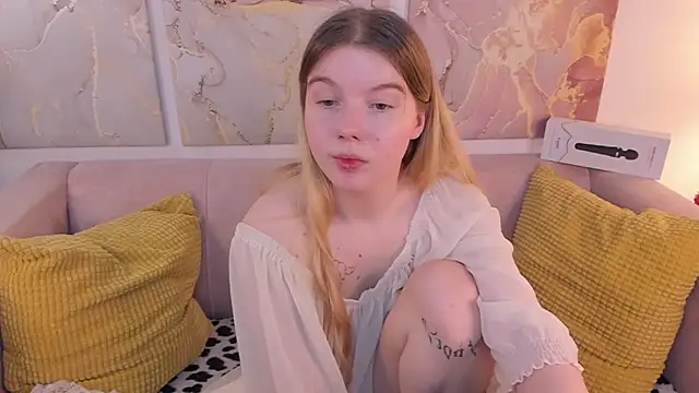 Snapshot of ohmyJuliet chatting on 01.17.25 ohmyJuliet online show from 01.17.25